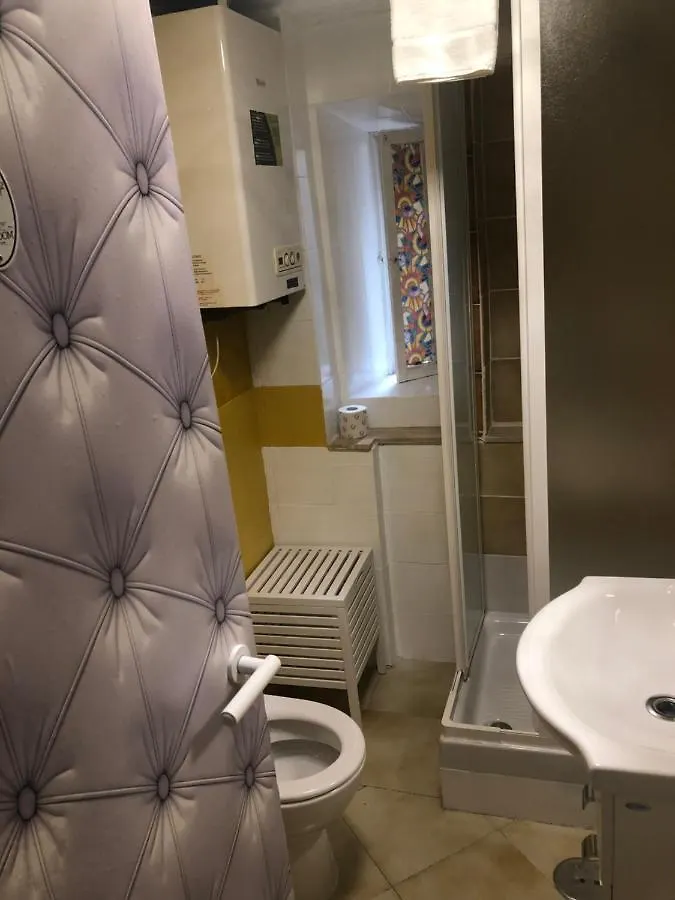 Roman Apartment In Trastevere